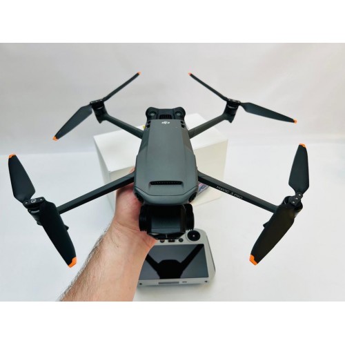 Квадрокоптер DJI Mavic 3 Pro в Рыбинске с пультом DJI RC