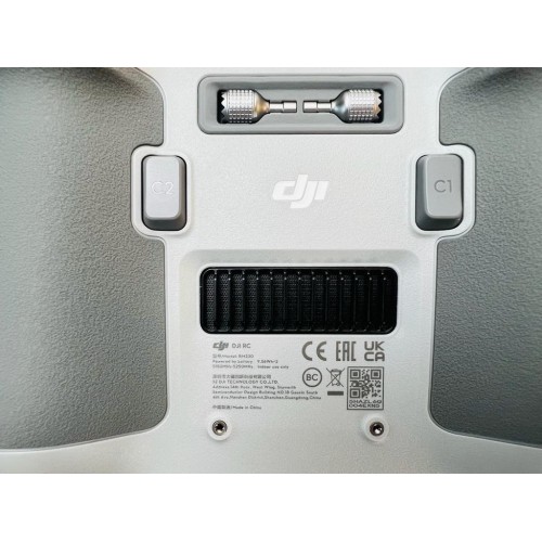 Квадрокоптер DJI Mavic 3 Pro в Рыбинске с пультом DJI RC